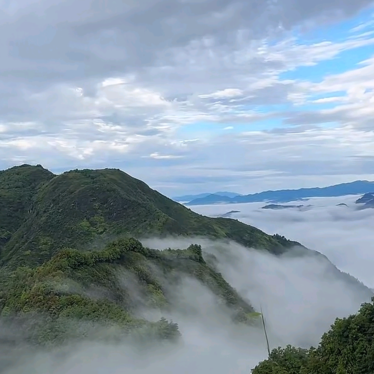 爬山搭子 群聊头像