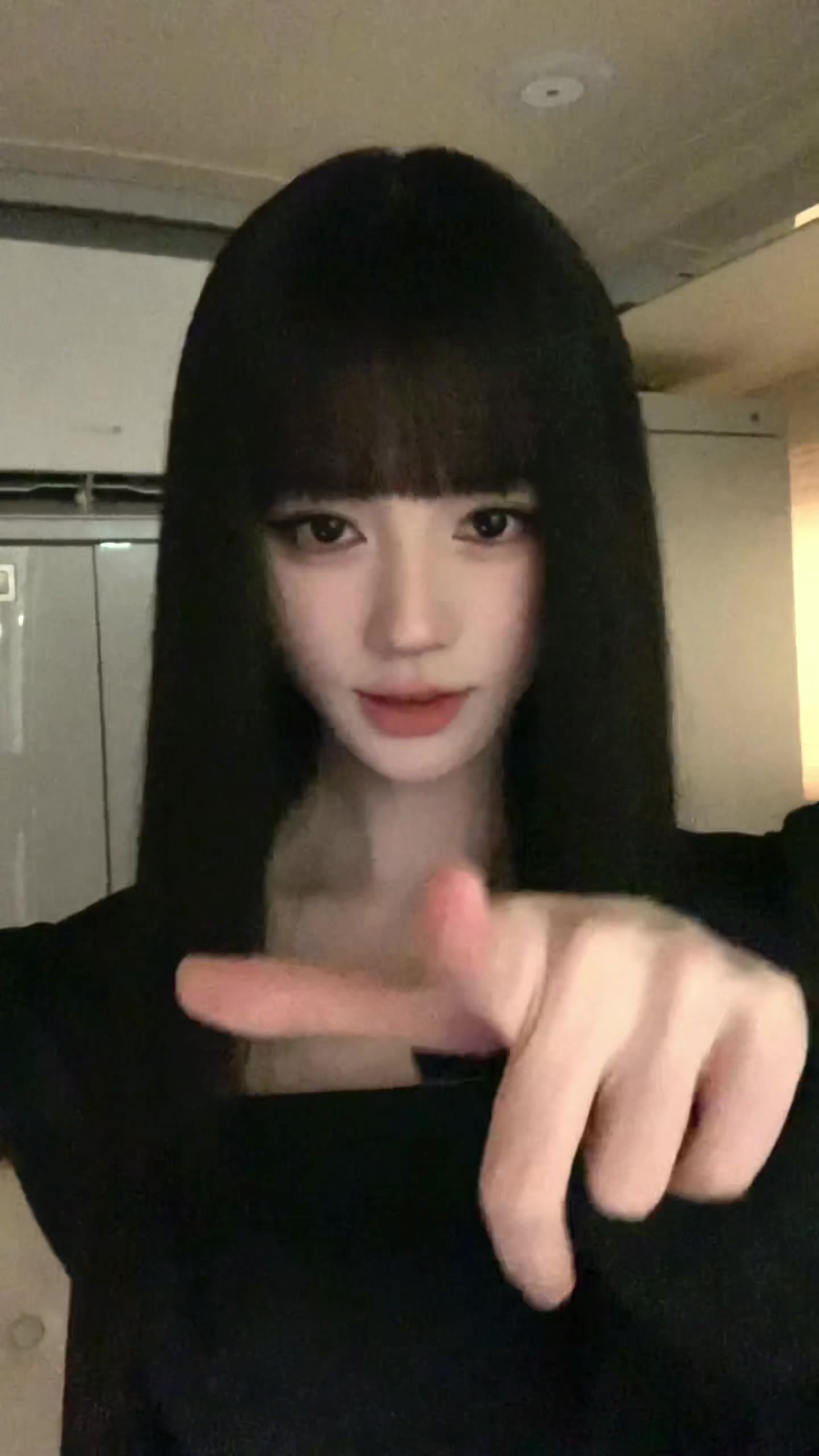 鞠婧祎黑长直造型太权威了